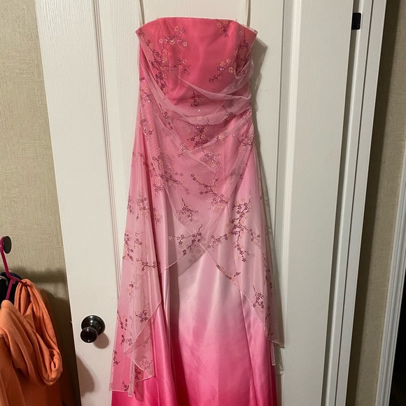 Prom dress Size 3/4 some stains on the bottom could probably be dry cleaned out
